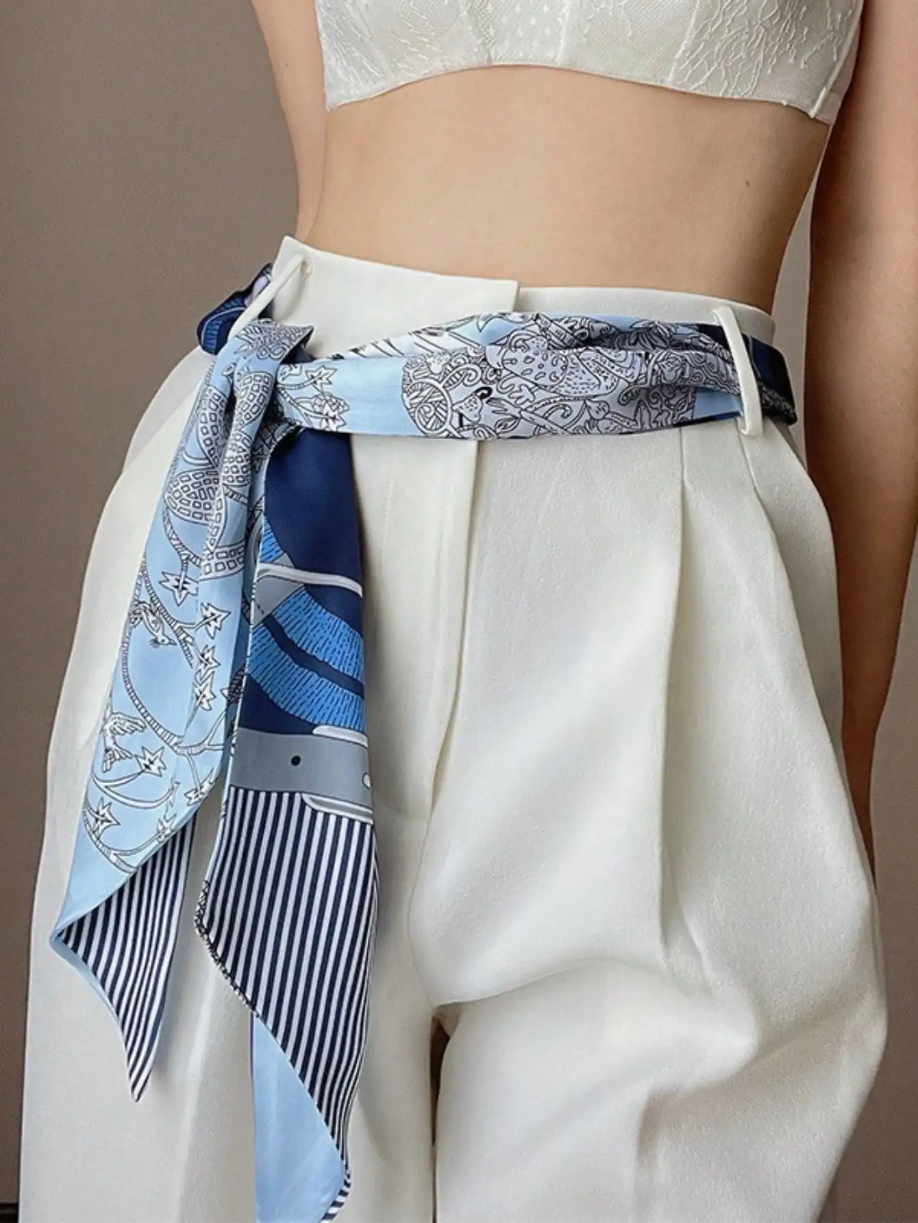 وشاح مربع كاجوال من الحرير الص - مراجعة Scarf Silk Square وسعره