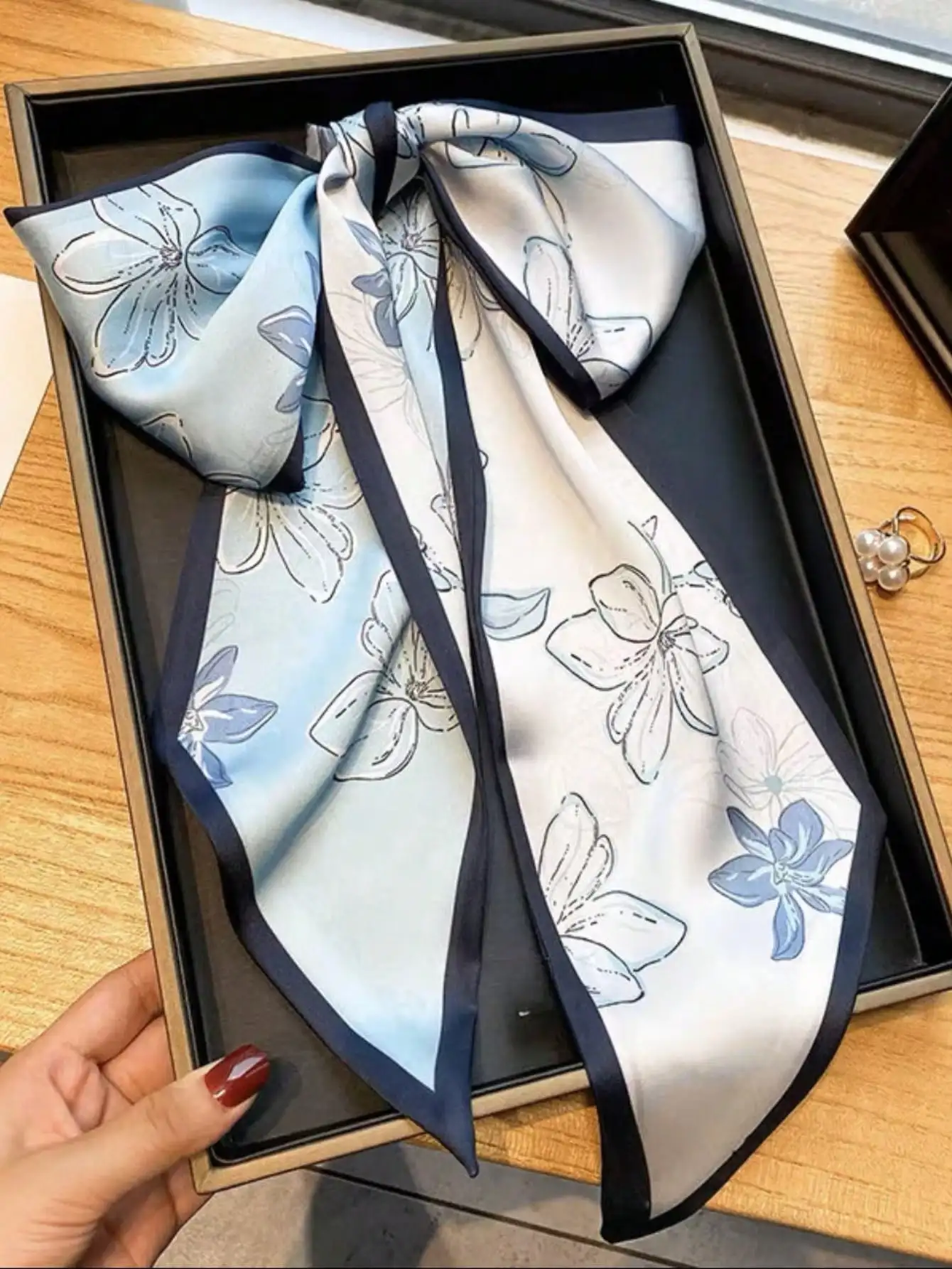 وشاح مربع كاجوال من الحرير الص - مراجعة Scarf Silk Square وسعره